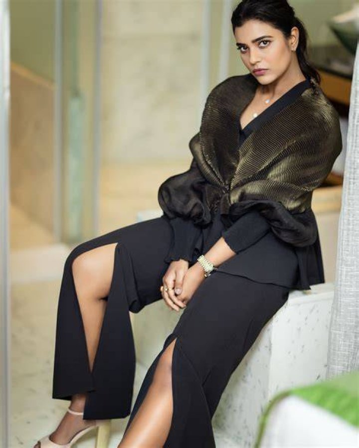 Aishwarya Rajesh Latest Photoshoot Photos,Images,Gallery 9617