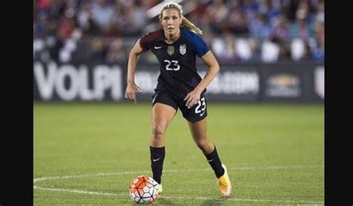 Allie Long Biography American soccer player Pantheon