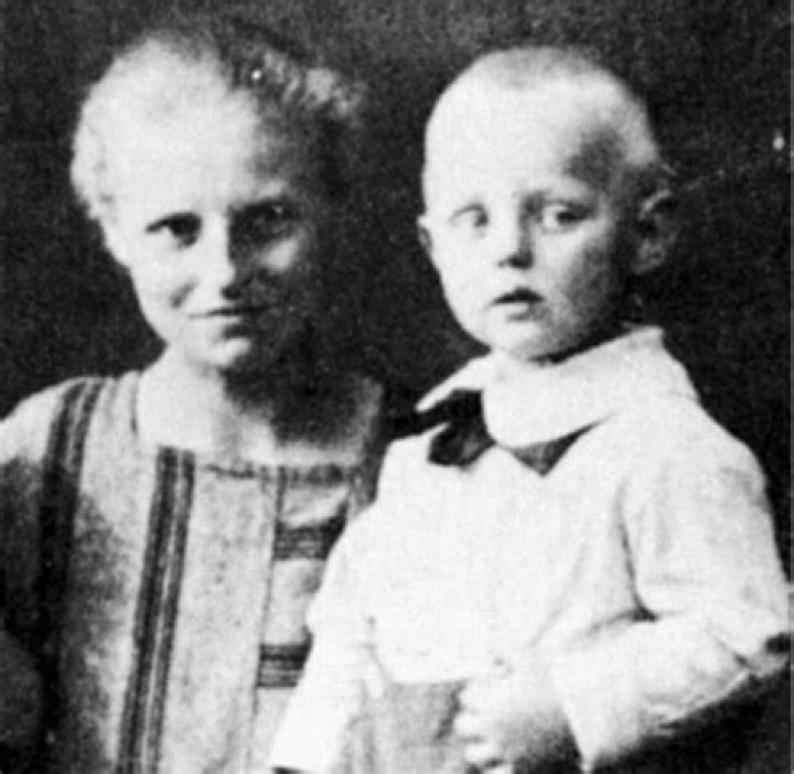 Erich Hartmann and his mother Soldier, Hartmann, World war
