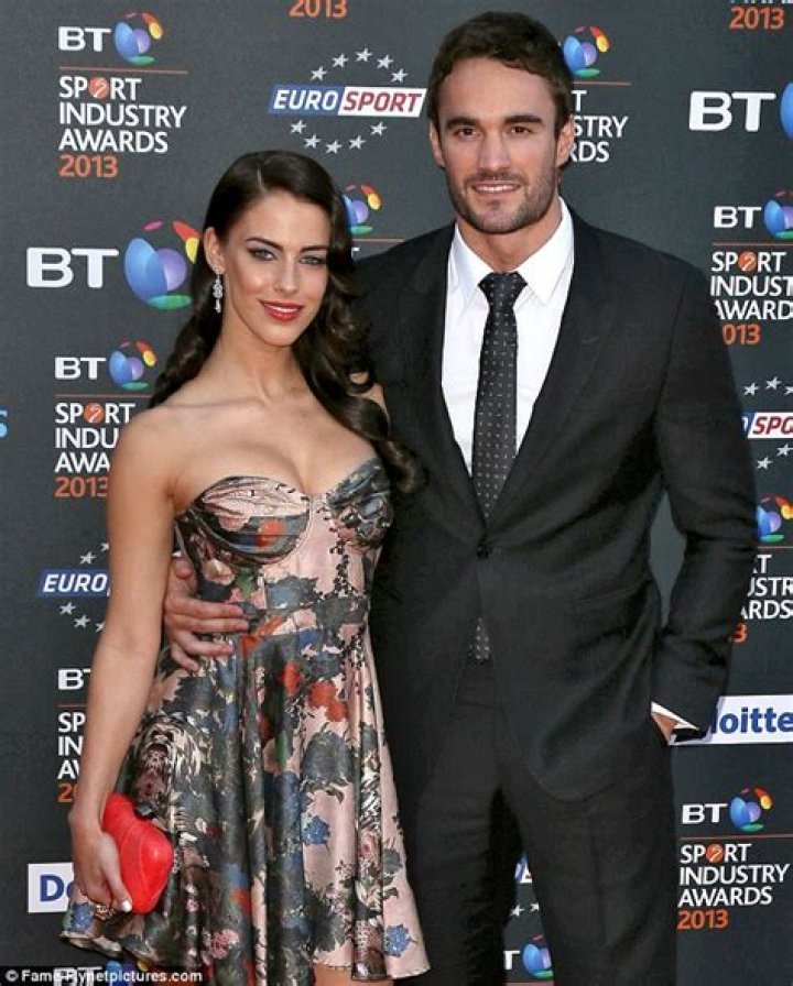 Is Jessica Lowndes Married?, Yoo-height