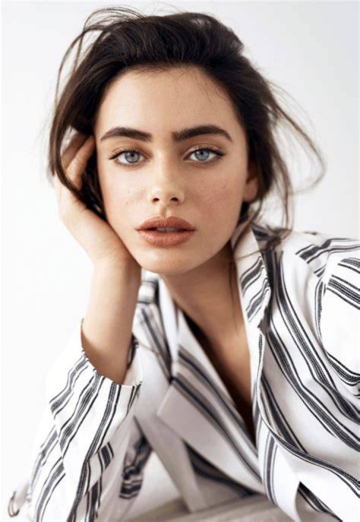 LOUISA MODELS Yael Shelbia