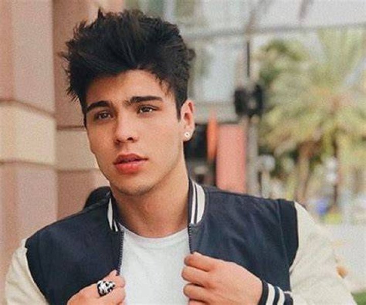 Sebastian Villalobos Biography Facts, Childhood, Family Life