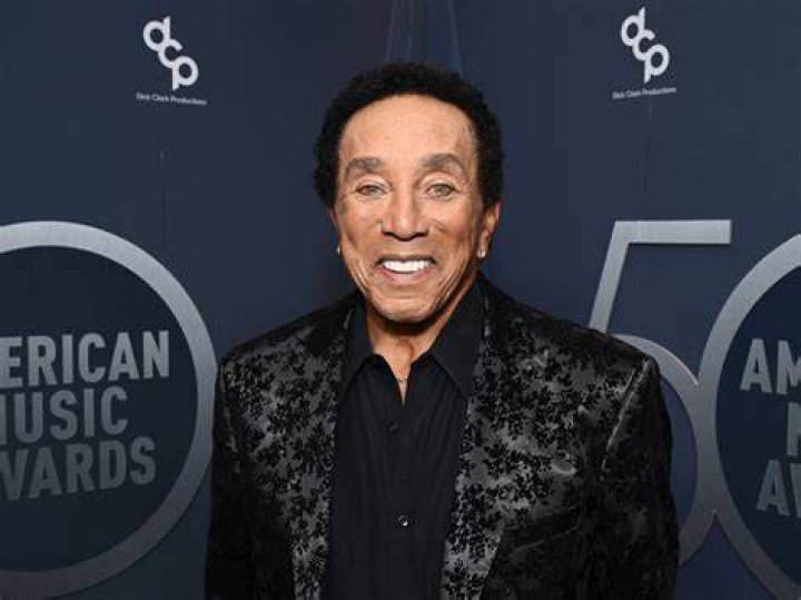 Smokey Robinson Bio, Wiki, Age, Songs, Wife, Cruisin, Net Worth, Young, The Miracles and Really Gonn