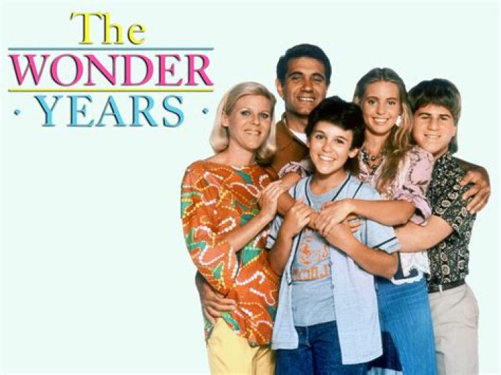 The Wonder Years' star Fred Savage shopping in Hollywood with his