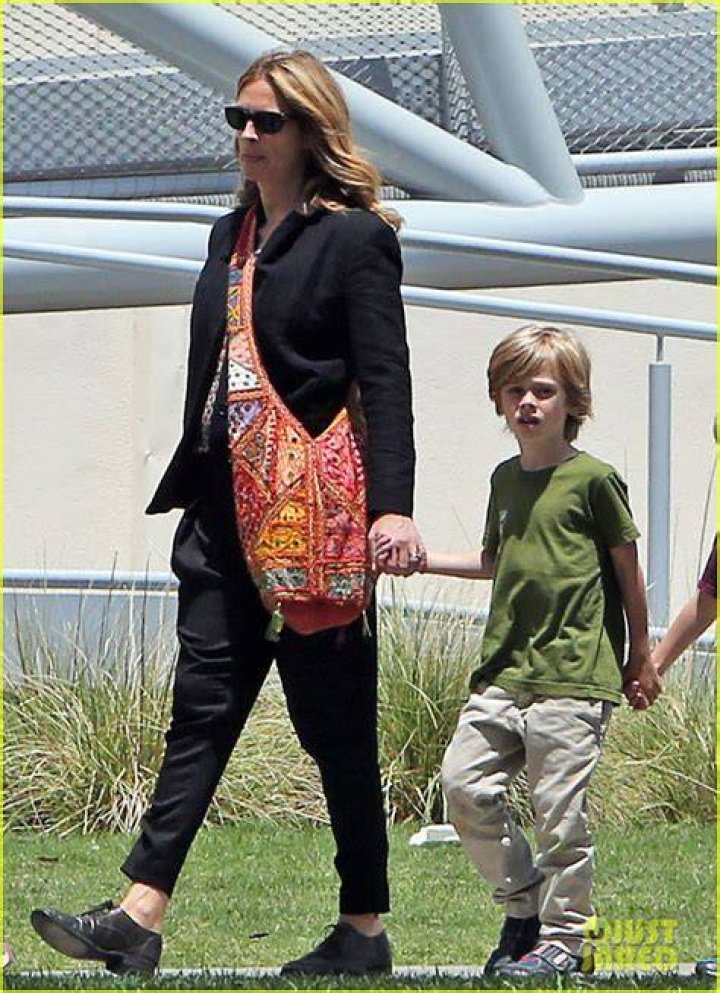 Unveiling The Extraordinary Journey Of Julia Roberts' Son: Henry Daniel Moder